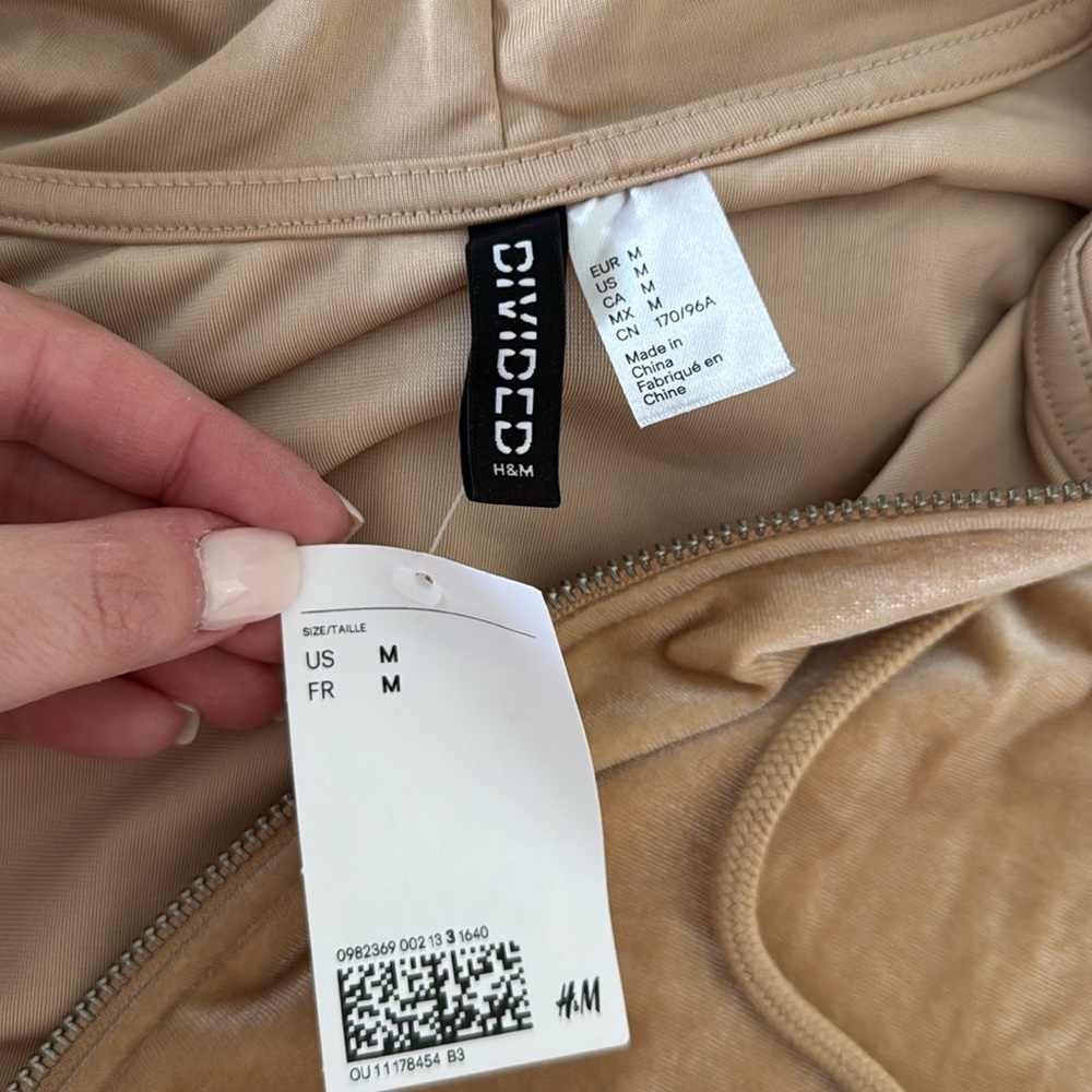 NEW- H&M Divided Velour Cropped Y2K Hoodie Jacket - Picture 9 of 10